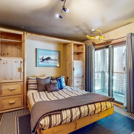 Tastefully-Updated, Classic Tahoe Family Home Truckee Zewnętrze zdjęcie