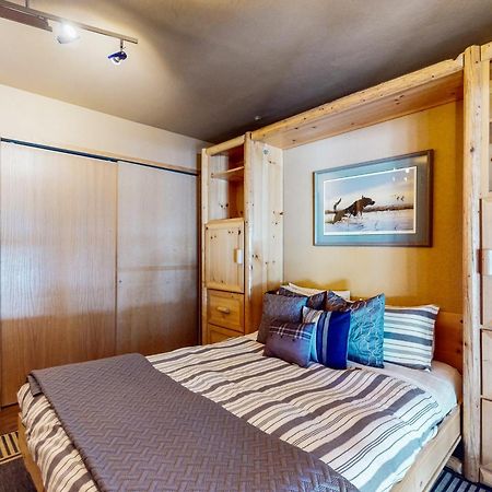 Tastefully-Updated, Classic Tahoe Family Home Truckee Zewnętrze zdjęcie