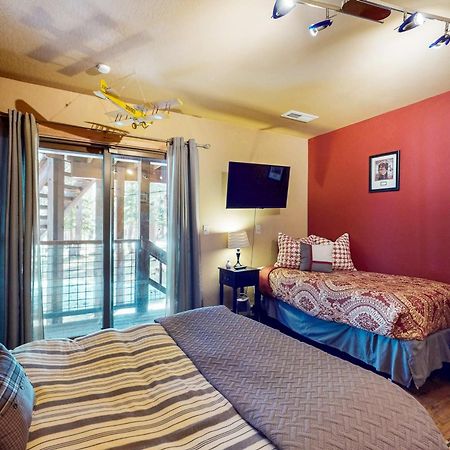 Tastefully-Updated, Classic Tahoe Family Home Truckee Zewnętrze zdjęcie