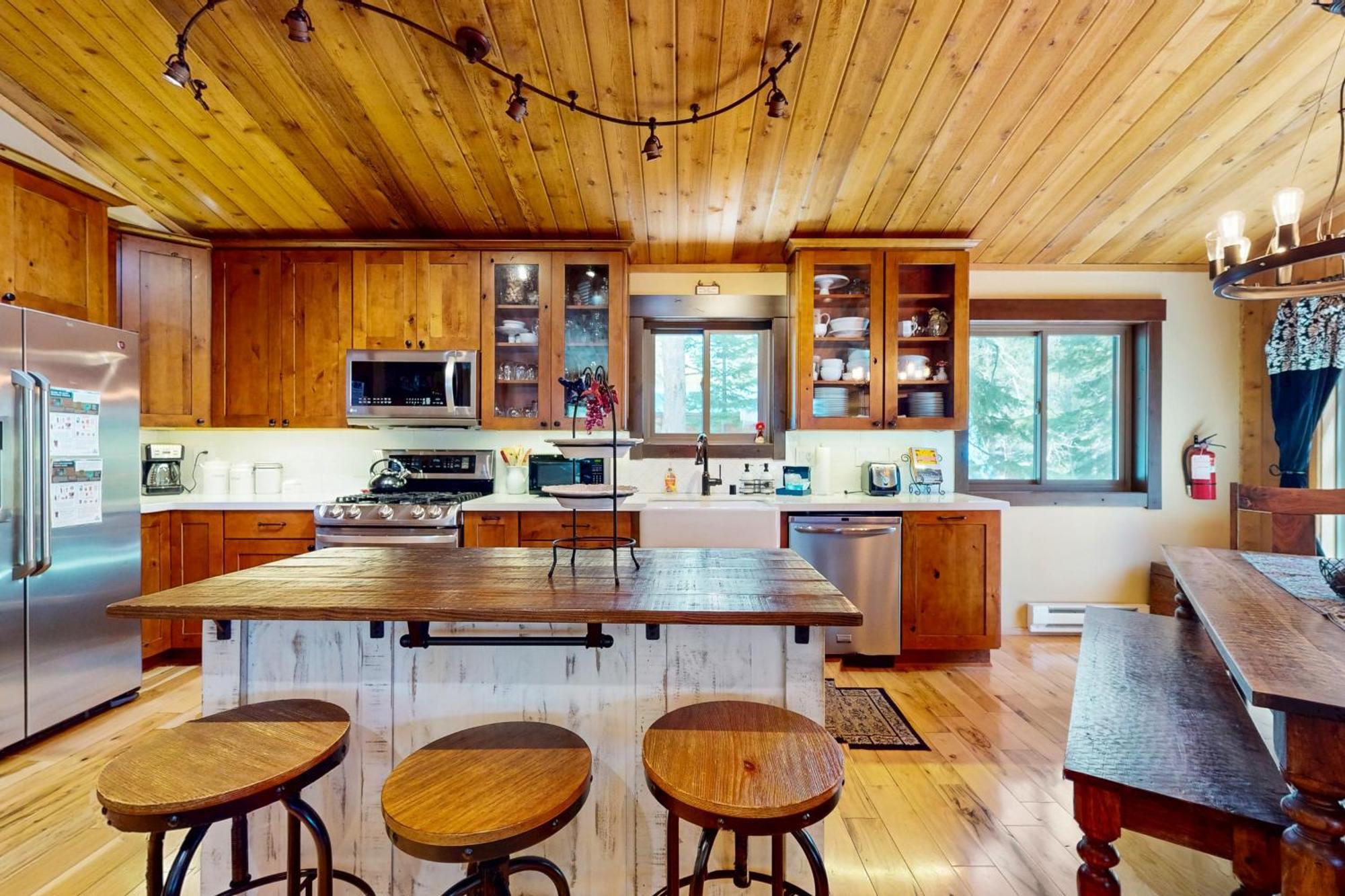 Tastefully-Updated, Classic Tahoe Family Home Truckee Zewnętrze zdjęcie