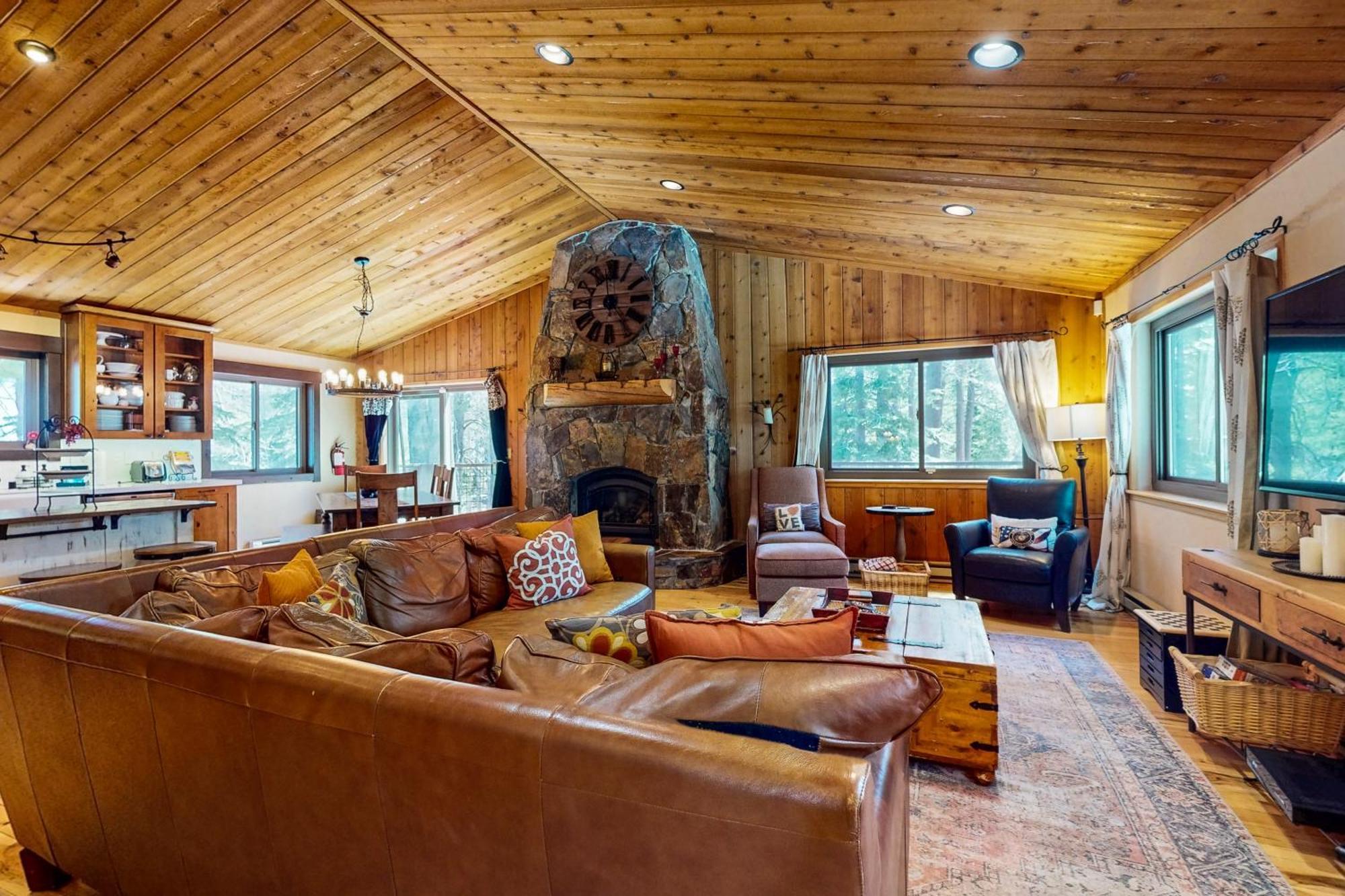 Tastefully-Updated, Classic Tahoe Family Home Truckee Zewnętrze zdjęcie